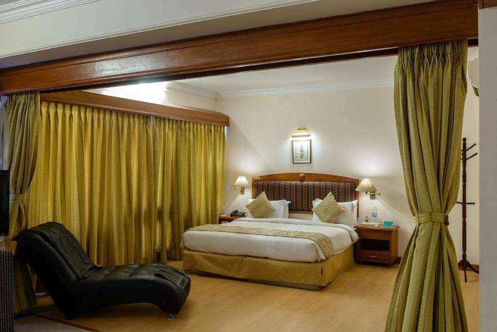 Quality Inn Palms Gandhidham Exterior photo