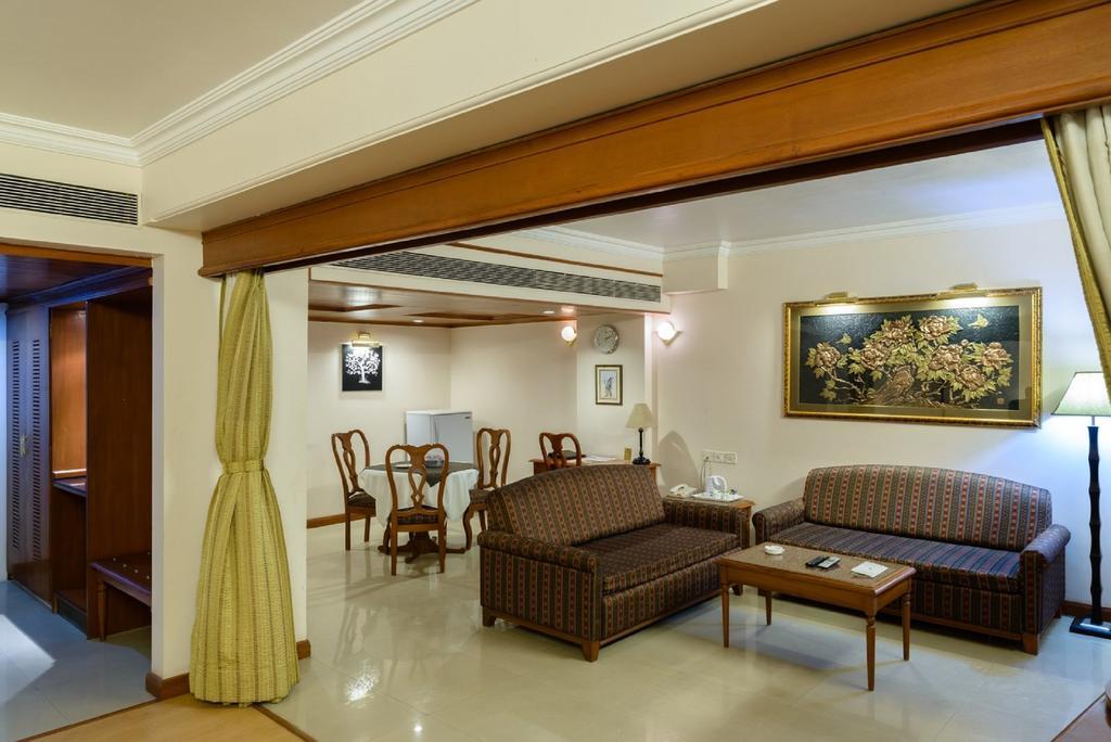 Quality Inn Palms Gandhidham Exterior photo
