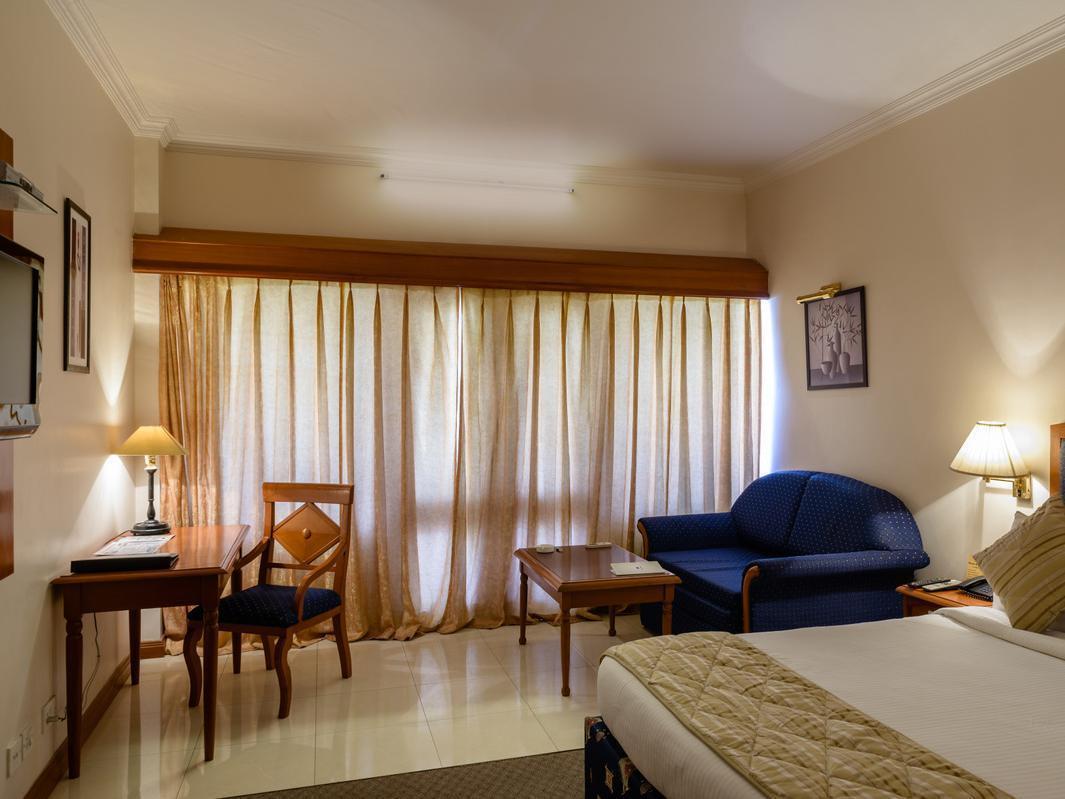 Quality Inn Palms Gandhidham Exterior photo