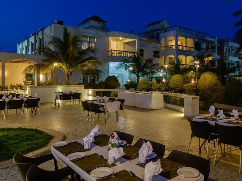 Quality Inn Palms Gandhidham Exterior photo