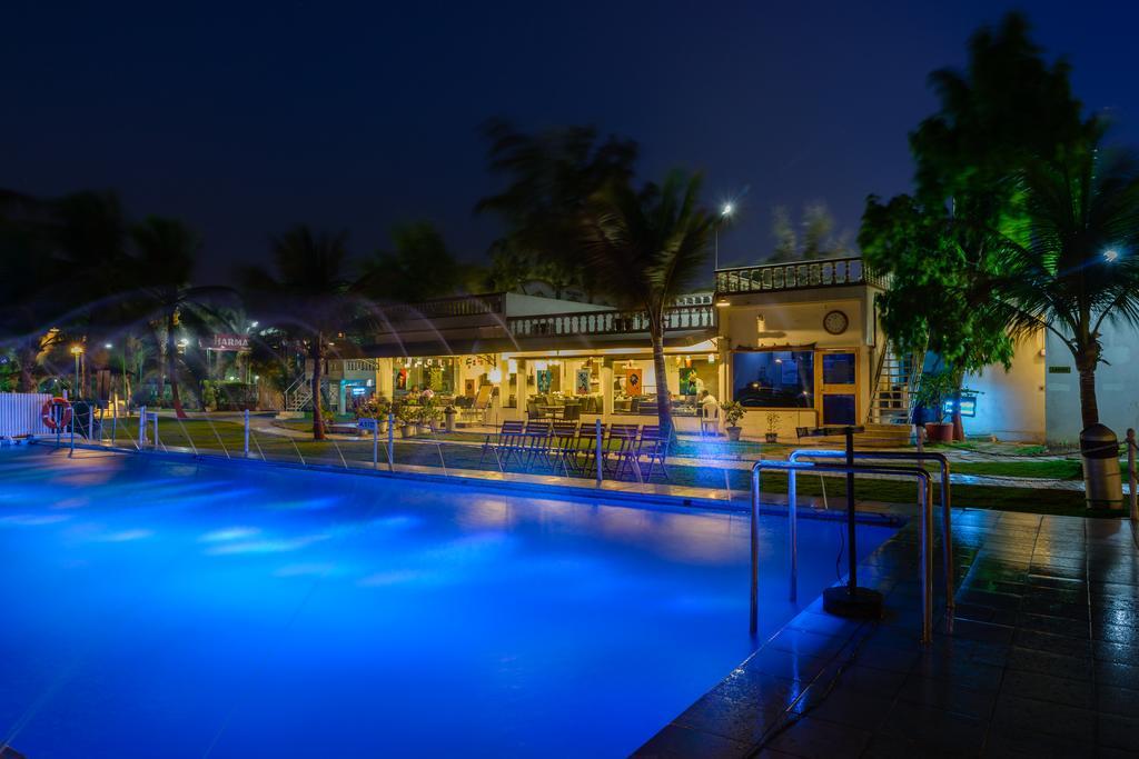 Quality Inn Palms Gandhidham Exterior photo
