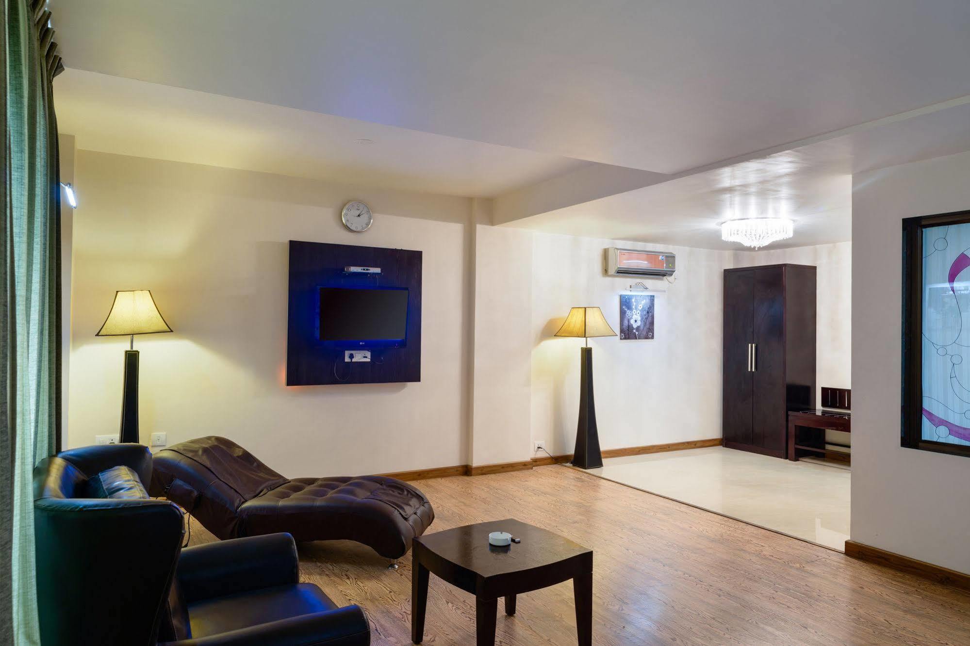 Quality Inn Palms Gandhidham Exterior photo